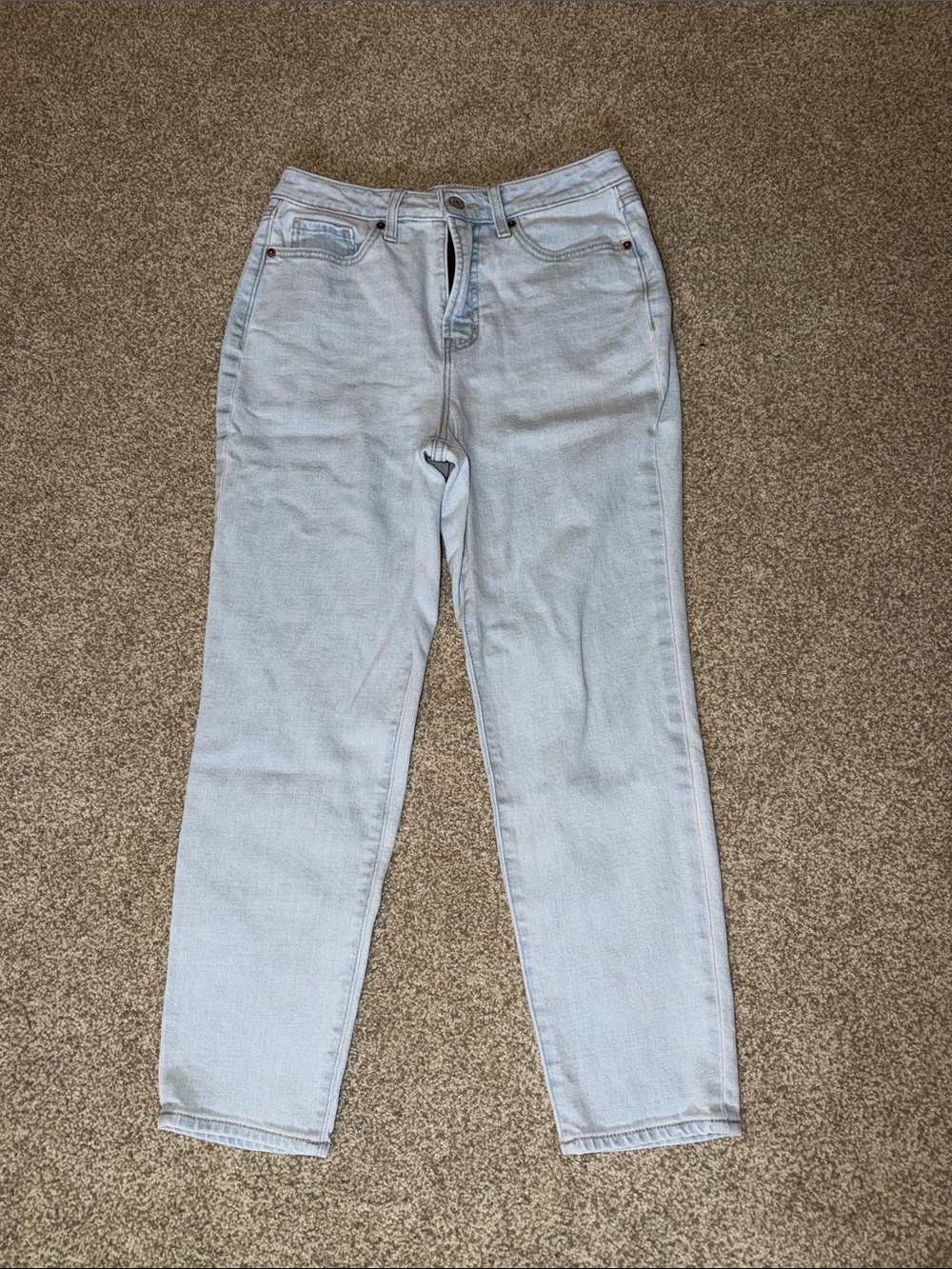 Old Navy Light Wash Straight Leg Women’s Jeans